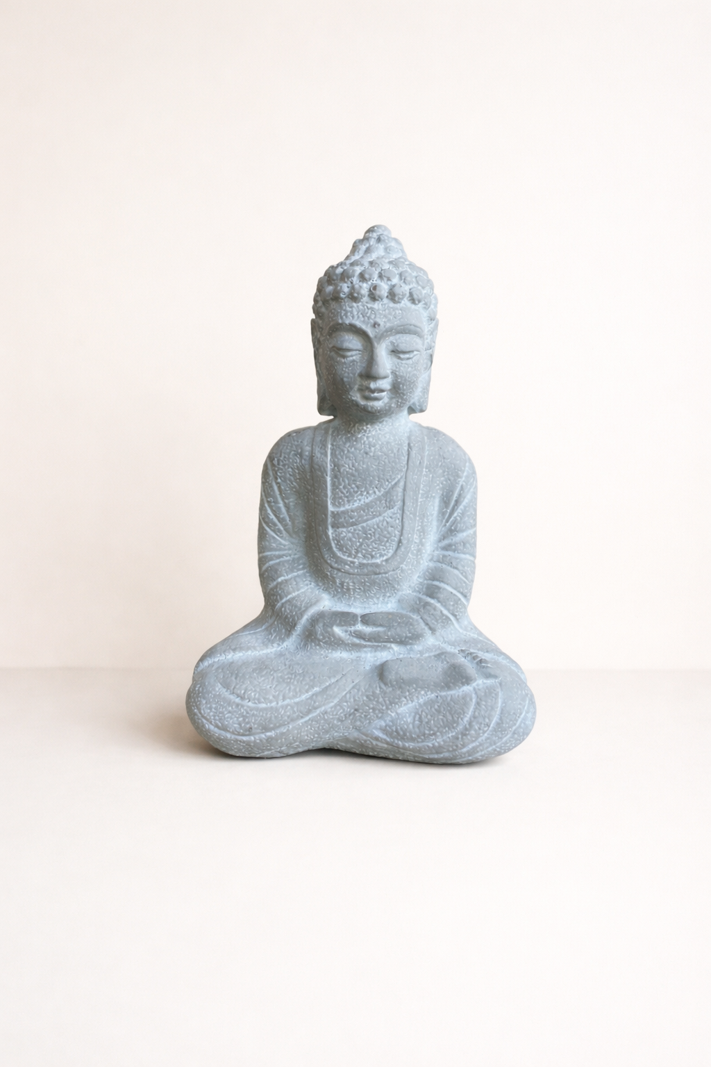 Bouddha en méditation sereine